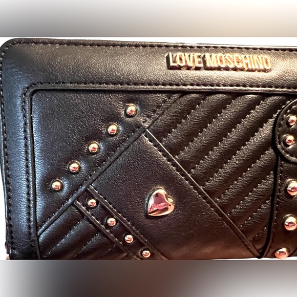 Love Moschino NWT Black Gold Studded Heart Quilted Portafogli Pu Nero Wallet - Picture 9 of 9